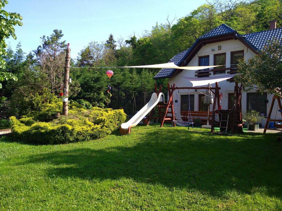 Liliana Vendeghaz Lägenhet Balatonfůzfő Exteriör bild